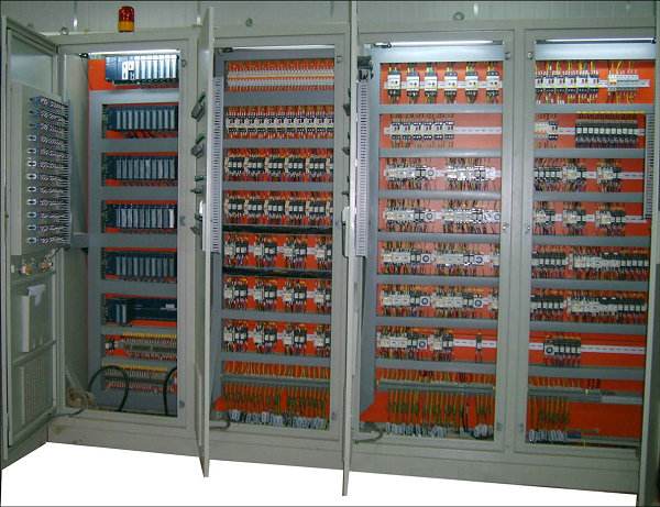 PLC control cabinet maintenance